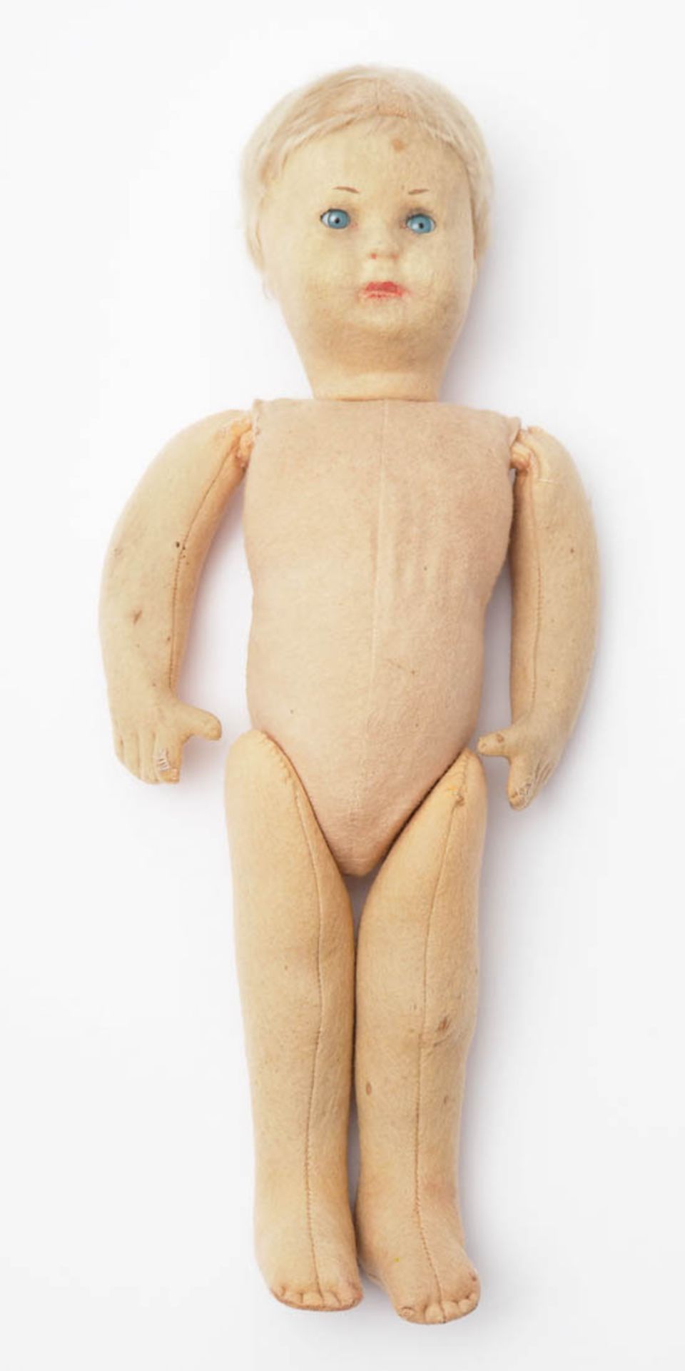 Filz-Puppe, Steiff, 40er Jahre Filzkörper mit genähten Händen und Armen. Gescheibte Beine. - Image 4 of 10