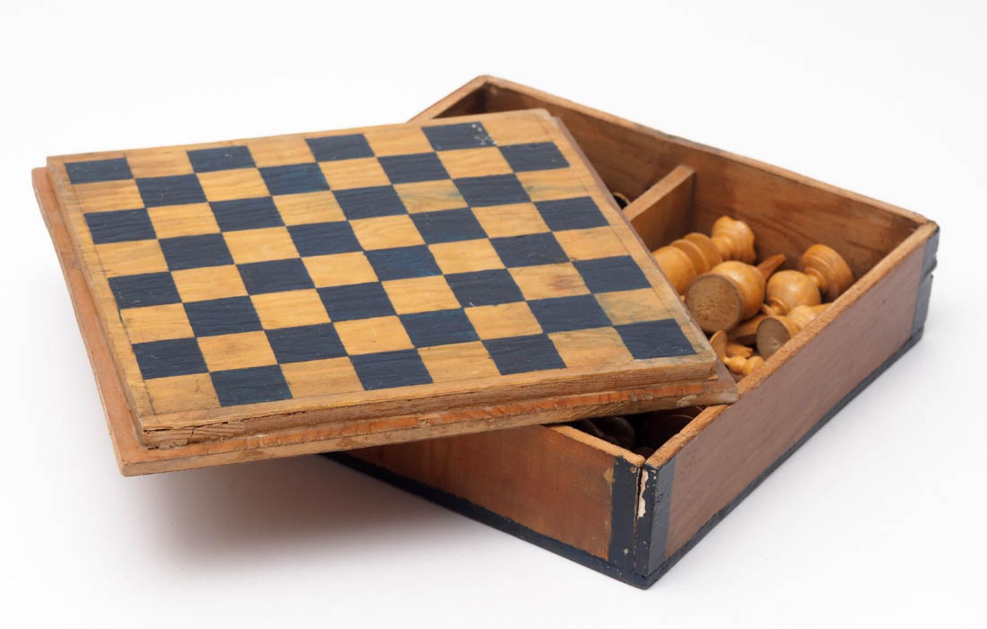 Schachspiel Quadratischer Holzkasten, 5x18x18cm. Innenseite des Deckels als Schachbrett. - Bild 5 aus 6
