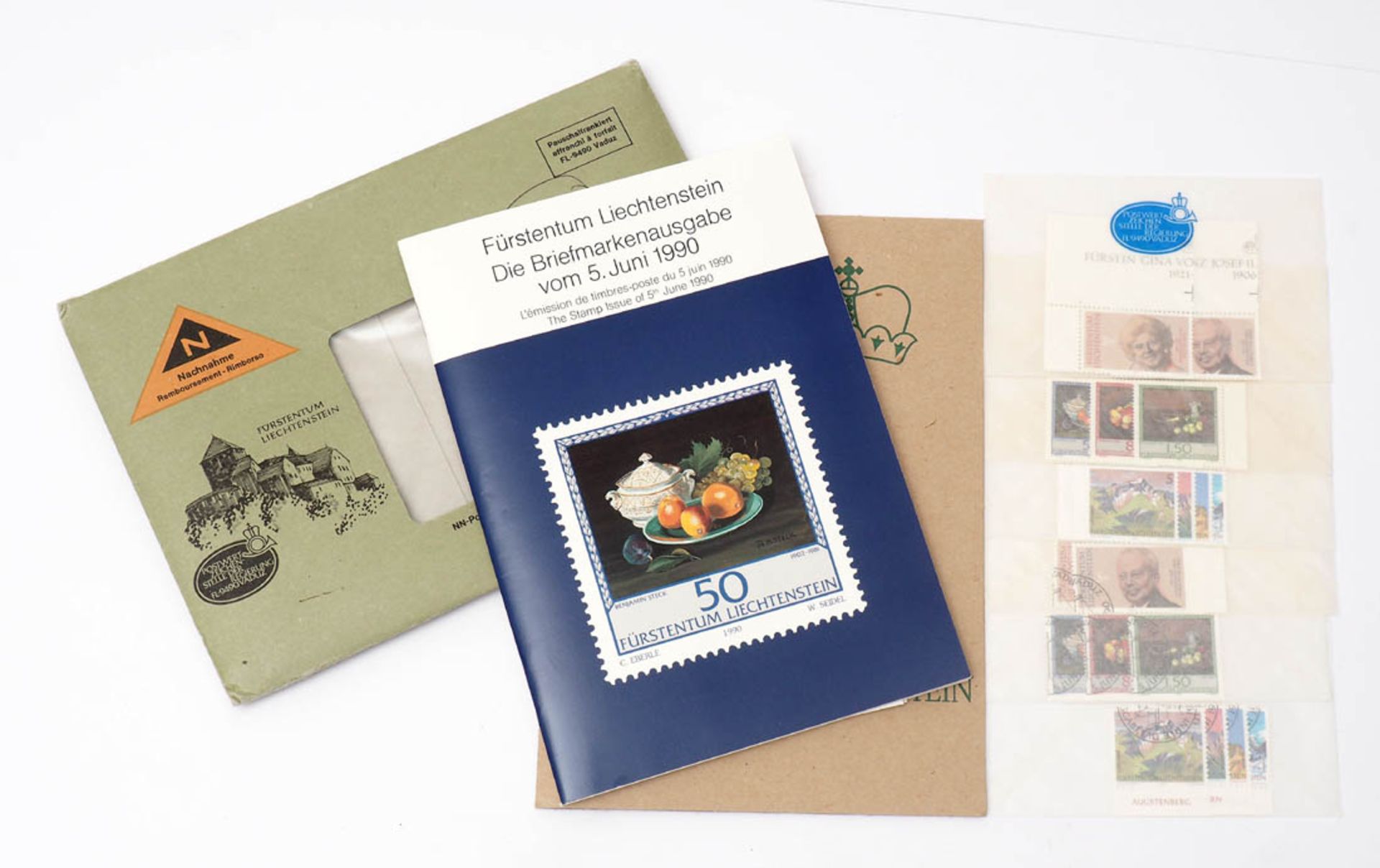 Konvolut Briefmarken, hauptsächlich Liechtenstein Mehrere Alben, zahlreiche Ersttagsbriefe. - Image 2 of 2
