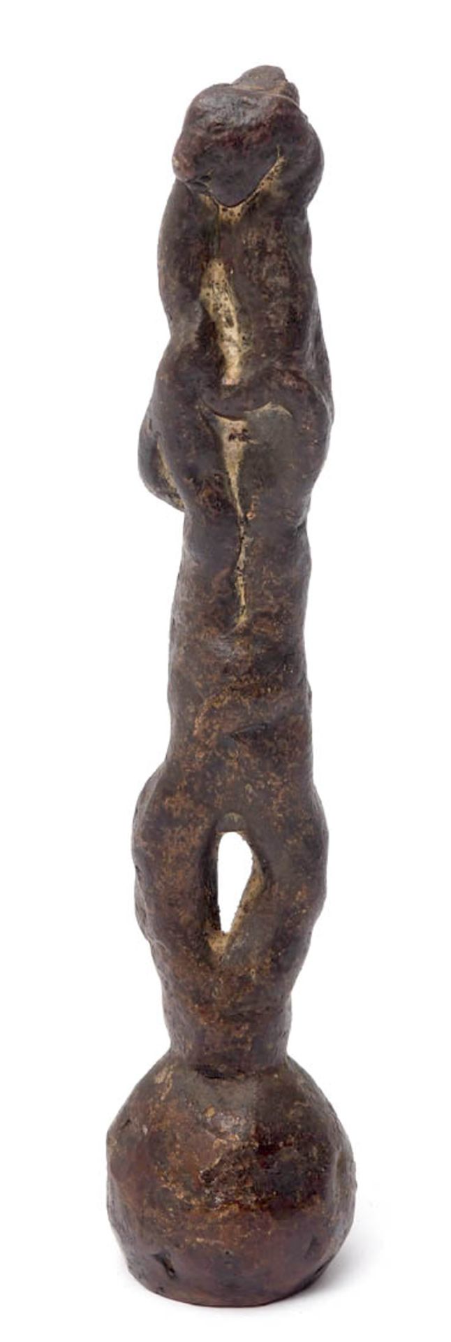 Unbekannter Künstler Auf rundem Sockel stilisiertes Liebespaar. Bronze, dunkel patiniert. H.22,5cm.