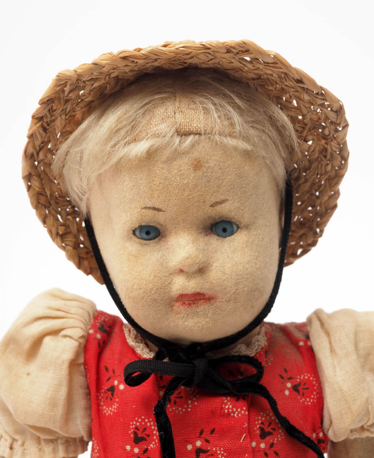 Filz-Puppe, Steiff, 40er Jahre Filzkörper mit genähten Händen und Armen. Gescheibte Beine. - Image 2 of 10