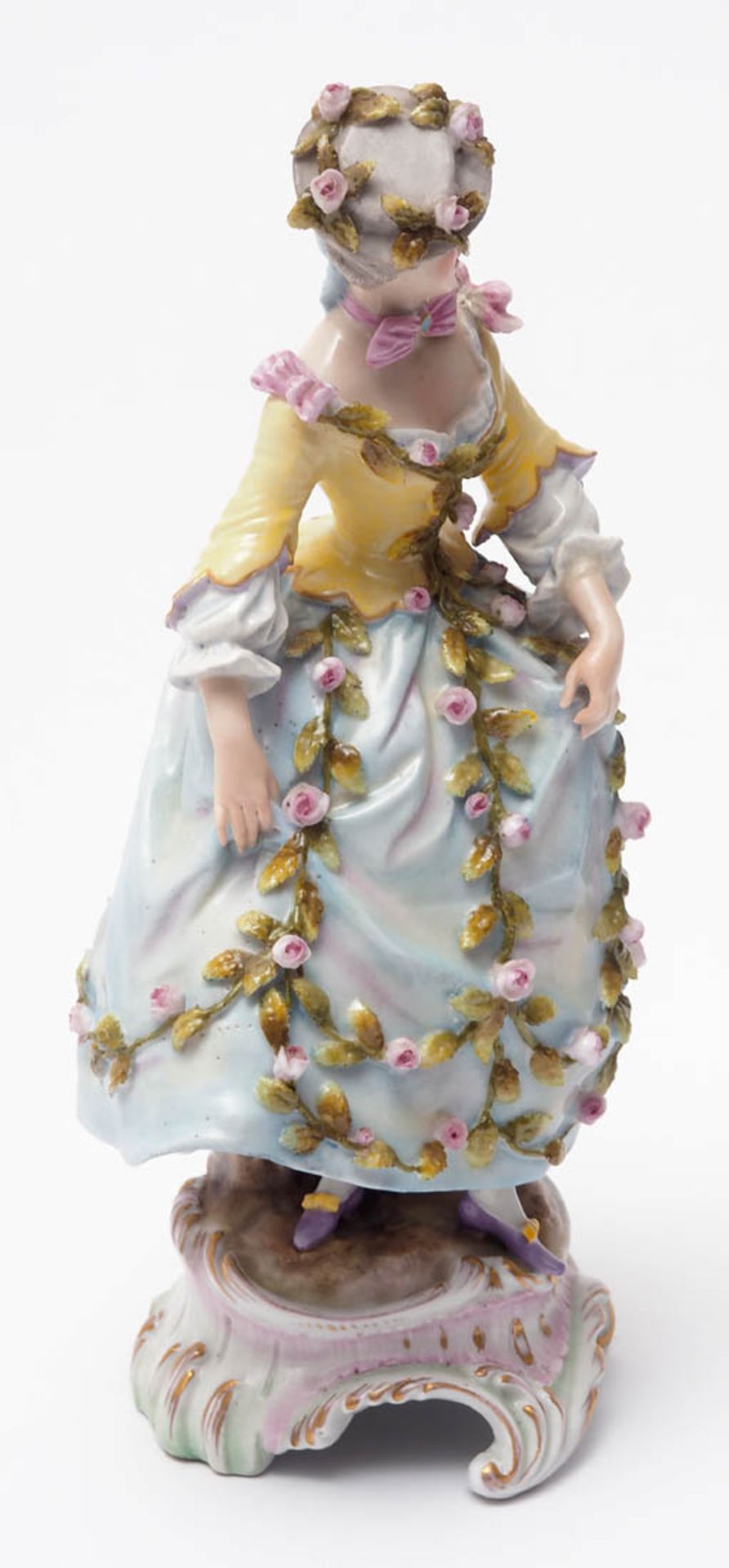 Figurine, Conta & Böhme, 19.Jhdt. Auf reliefiertem Rocaillensockel vornehm gekleidete Dame in - Bild 3 aus 7