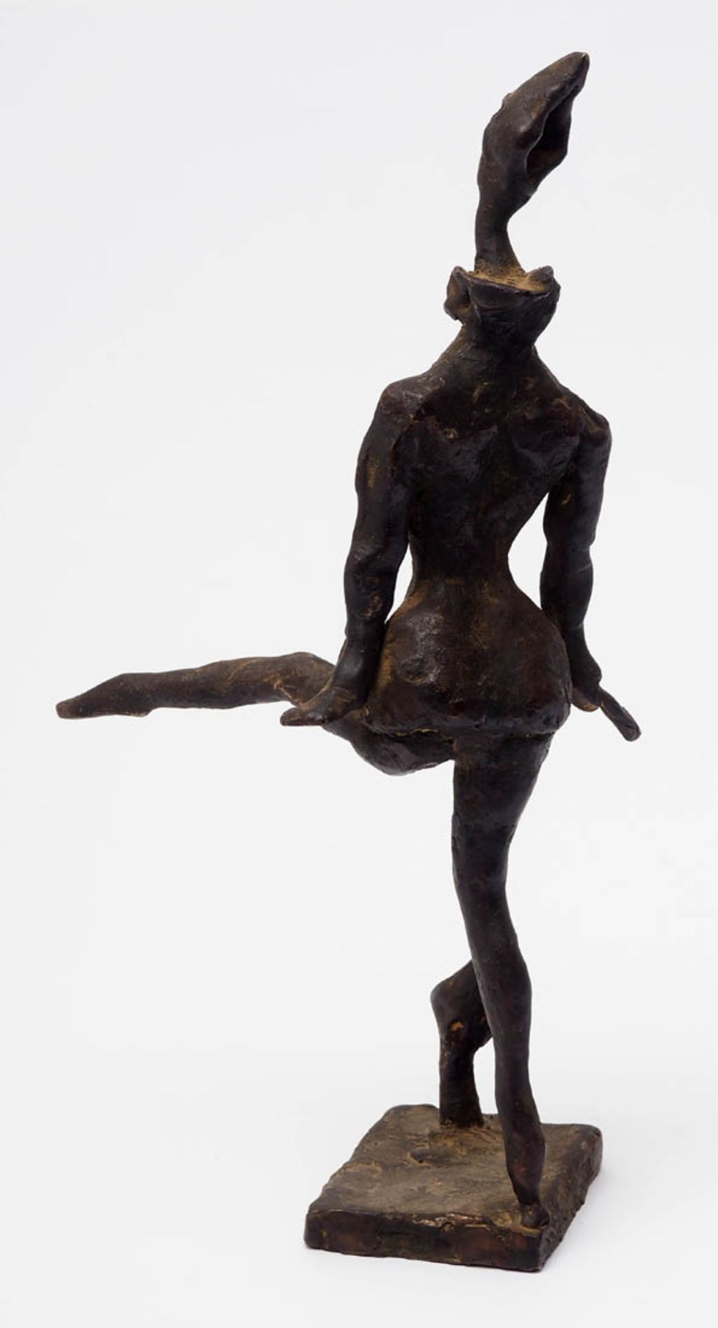 Unbekannter Künstler Auf rechteckigem Sockel Mädchen in bewegter Haltung. Bronze, braun patiniert. - Bild 3 aus 4