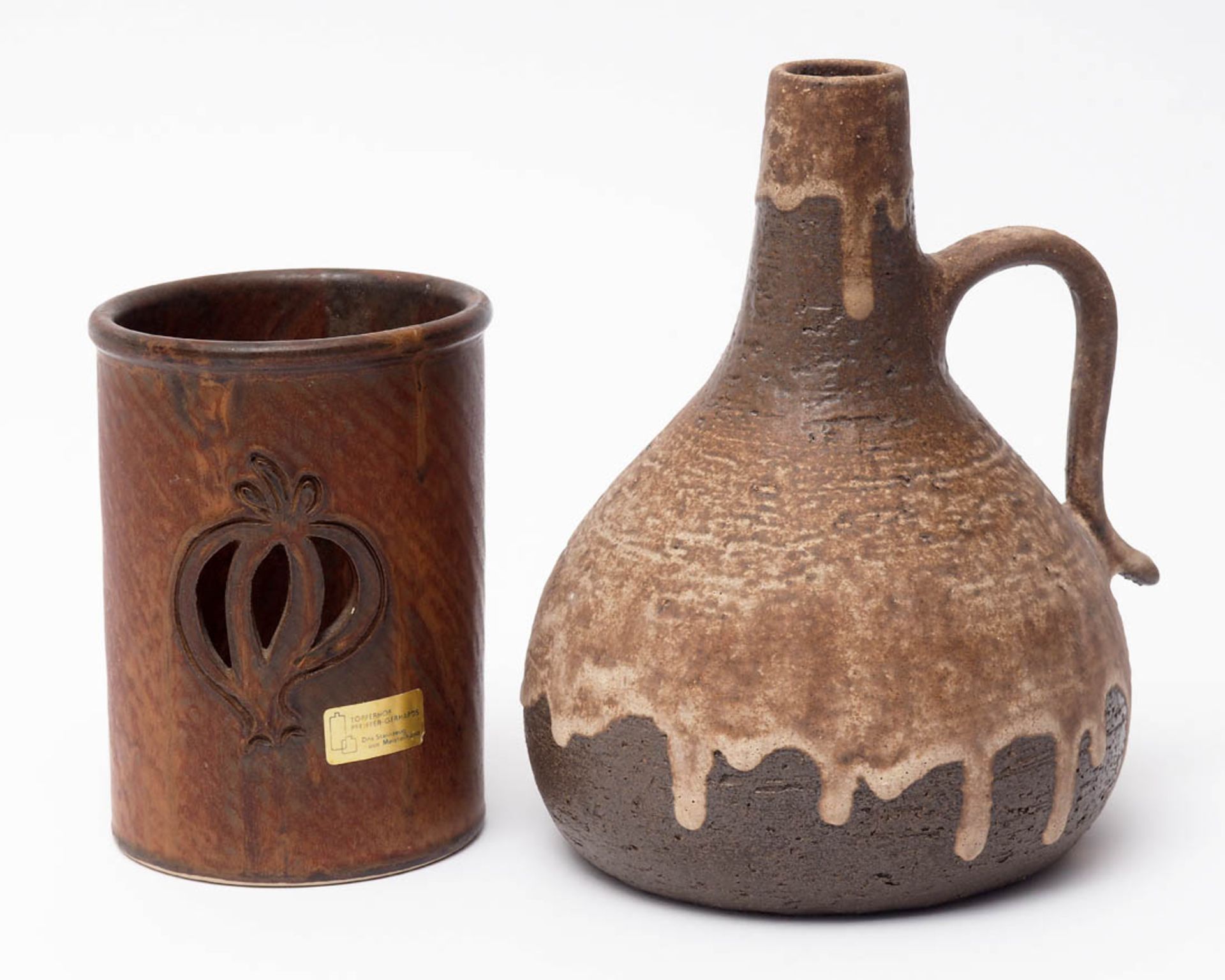 Windlicht und Vase Brauner Ton bzw. Steinzeug mit Verlaufglasur. H.16 bzw. 23cm.