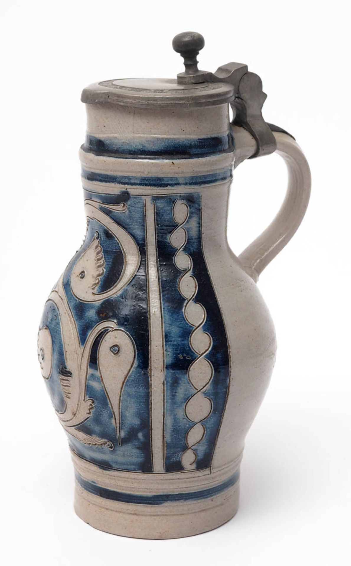 Keramikkrug, Westerwald, 19.Jhdt. Birnenförmiger Korpus. Auf der Schauseite blau ausglasierter,