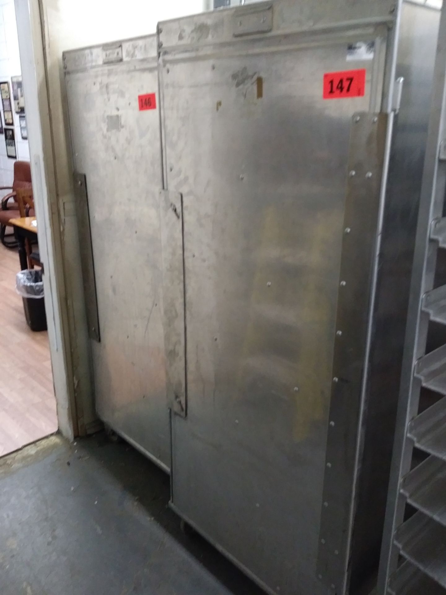 ENCLOSED METAL PROOFING RACKS