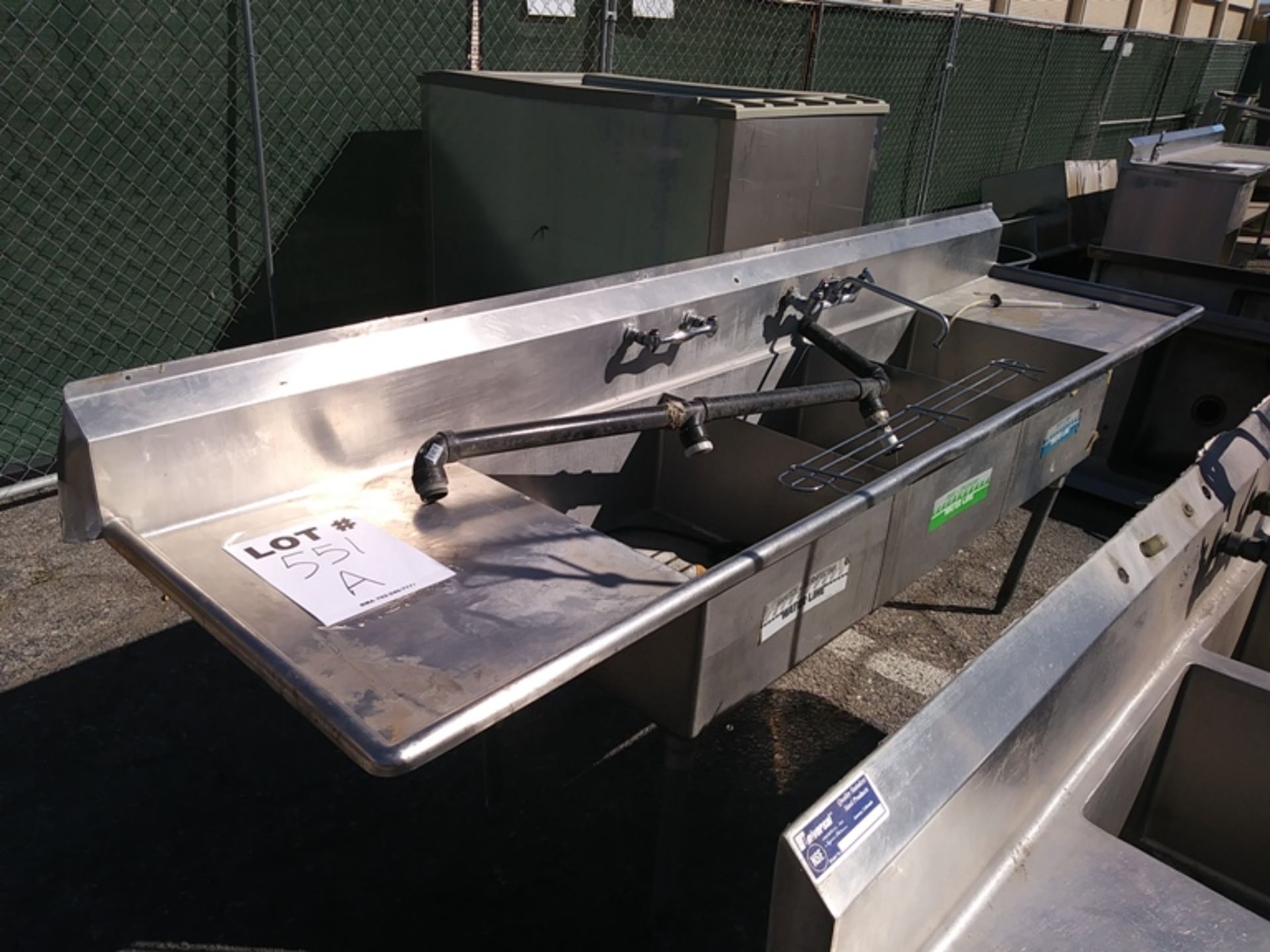 11FT LONG STAINLESS STEEL 3 COMPARTMENT SINK - Image 3 of 3