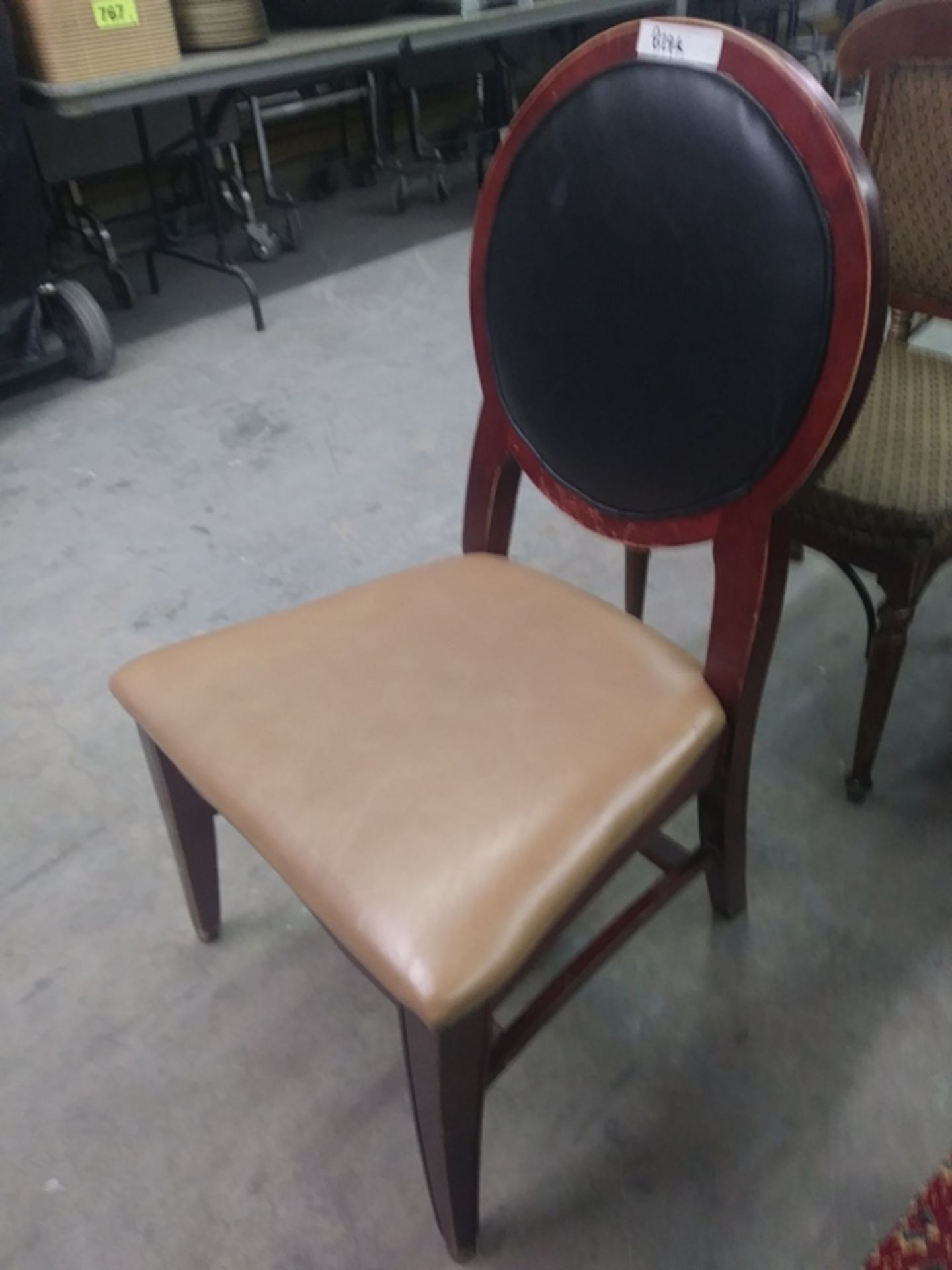 BLACK / TAN LEATHER DINING CHAIR / WOODEN FRAME (QTY X MONEY) - Image 3 of 4