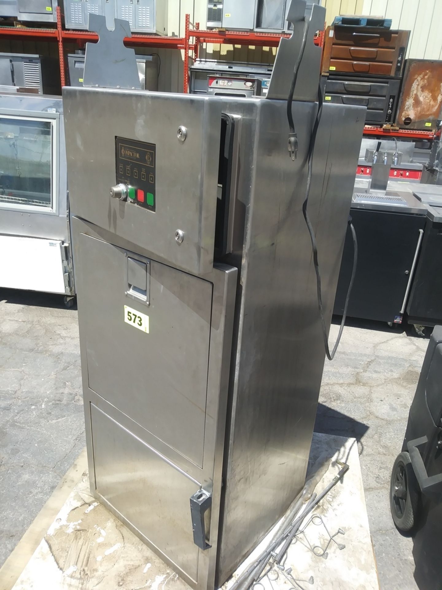 INTERNATIONAL COMPACTOR ELECTRONIC COMMERCIAL COMPACTOR MACHINE - Image 2 of 4