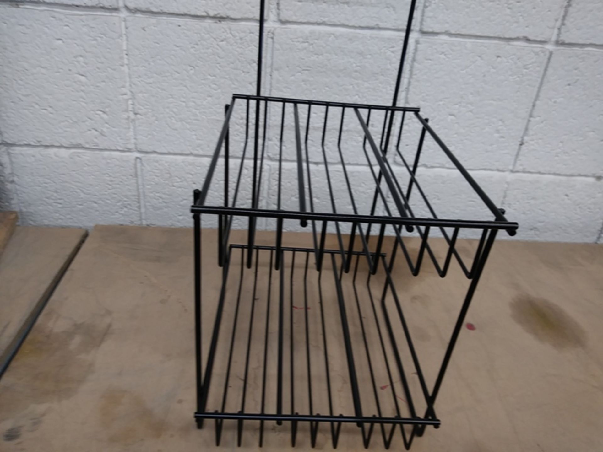 METAL PRODUCT DISPLAY RACKS (INCLUDES QTY: 30) - Image 4 of 7