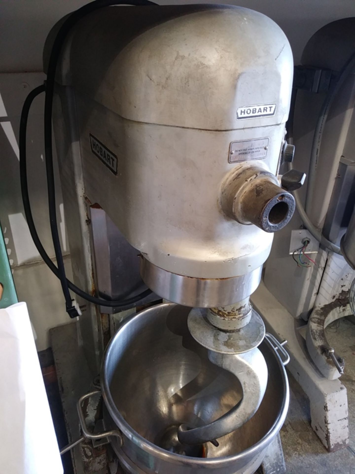 HOBART 60QT COMMERCIAL MIXER W/ ATTACHMENT (H600) - Image 4 of 6