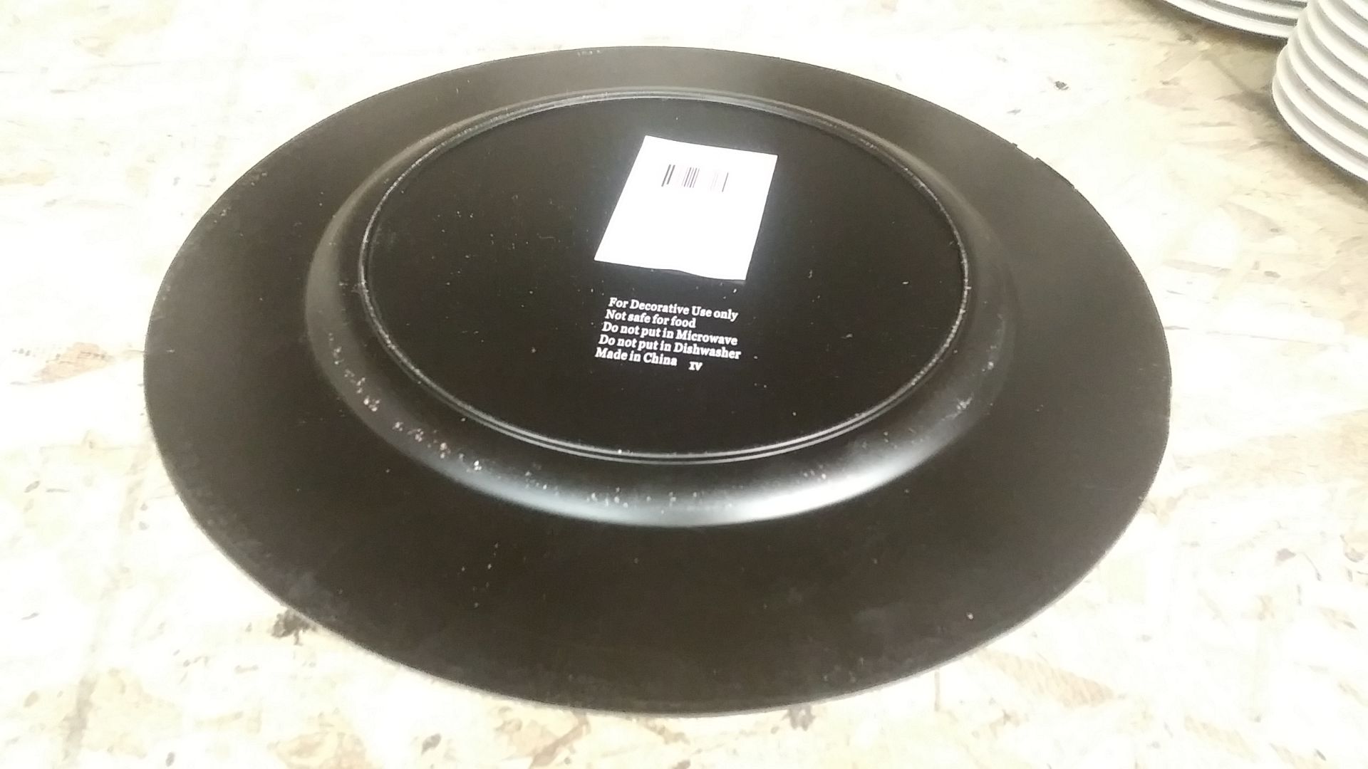 12" GOLD PLASTIC CHARGER PLATES (includes QTY 34 in this lot) - Image 2 of 3