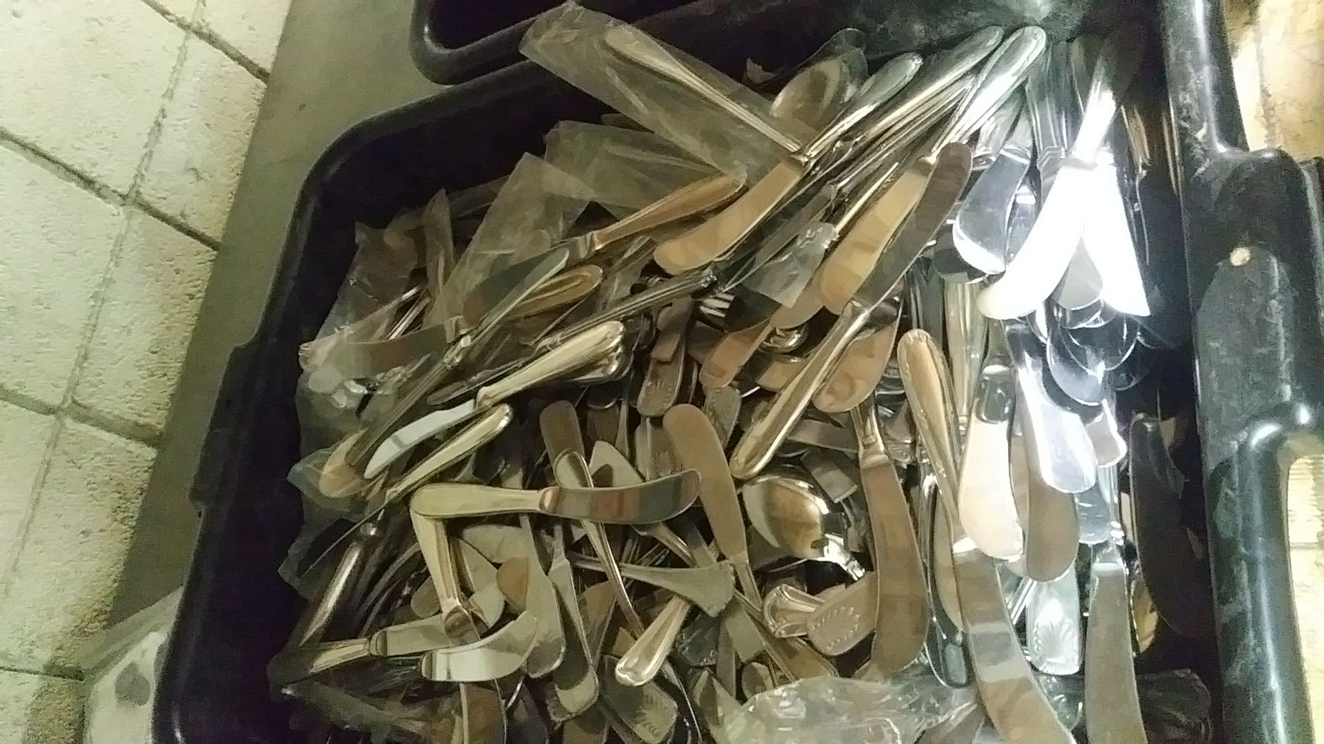 ASSORTED BUTTER KNIVES (INCLUDES 500 IN THIS LOT) - Image 2 of 4