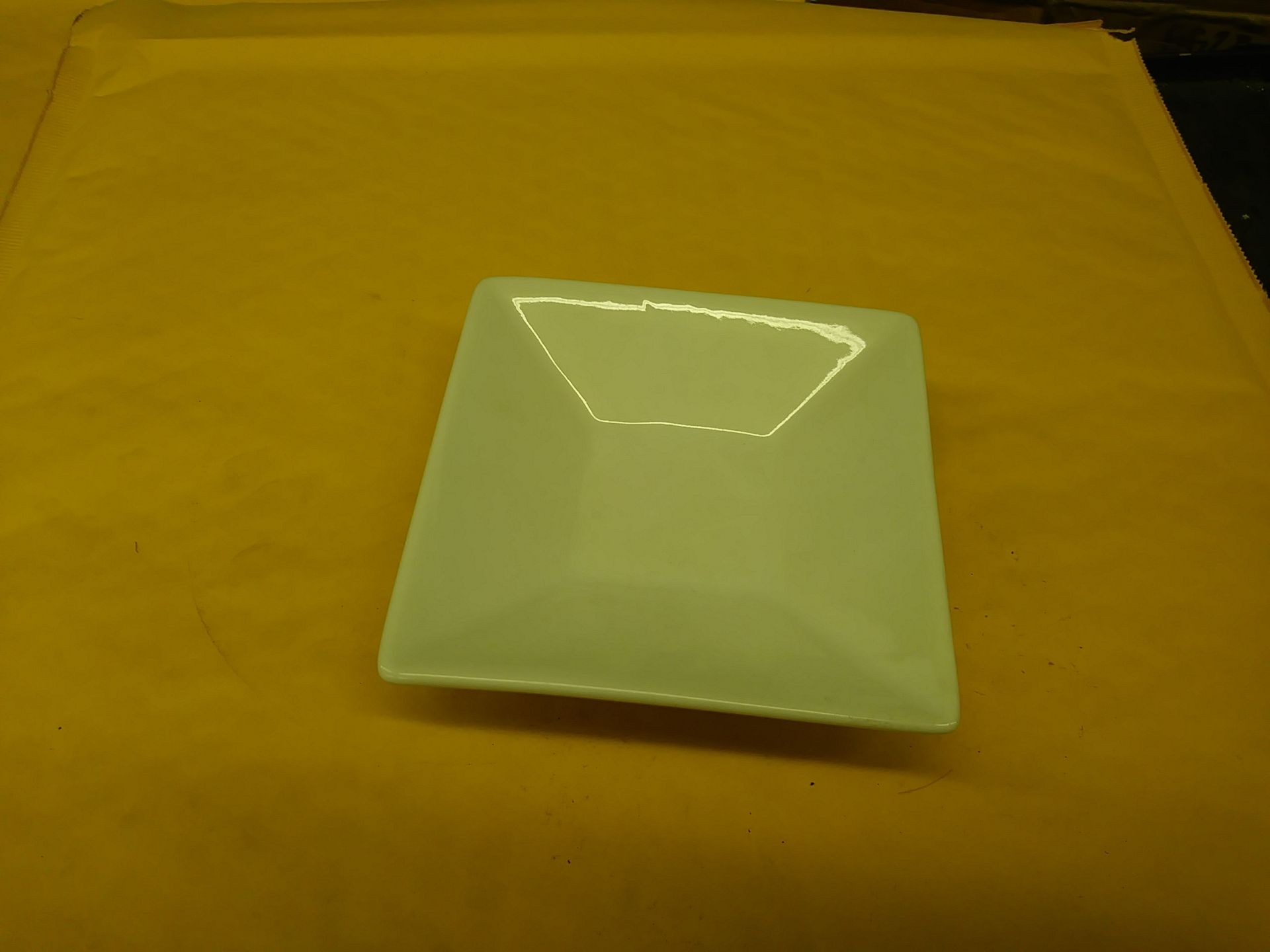 4.5" BUFFALO BRIGHT WHITE DISH (F801A-14) (includes QTY 23 in this lot) - Image 3 of 5
