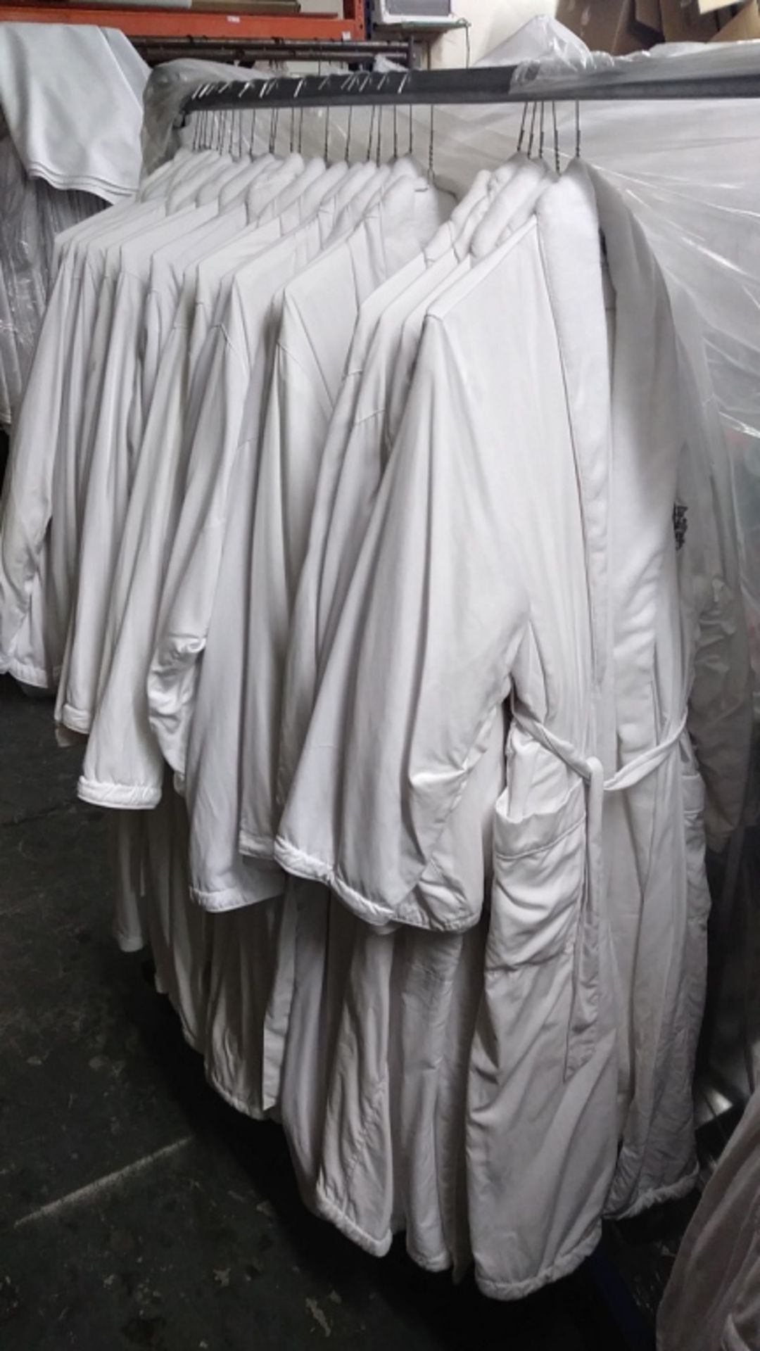 Used White Bath Robes - Assorted Sizes (INCLUDES 20 ROBES) - Image 3 of 5