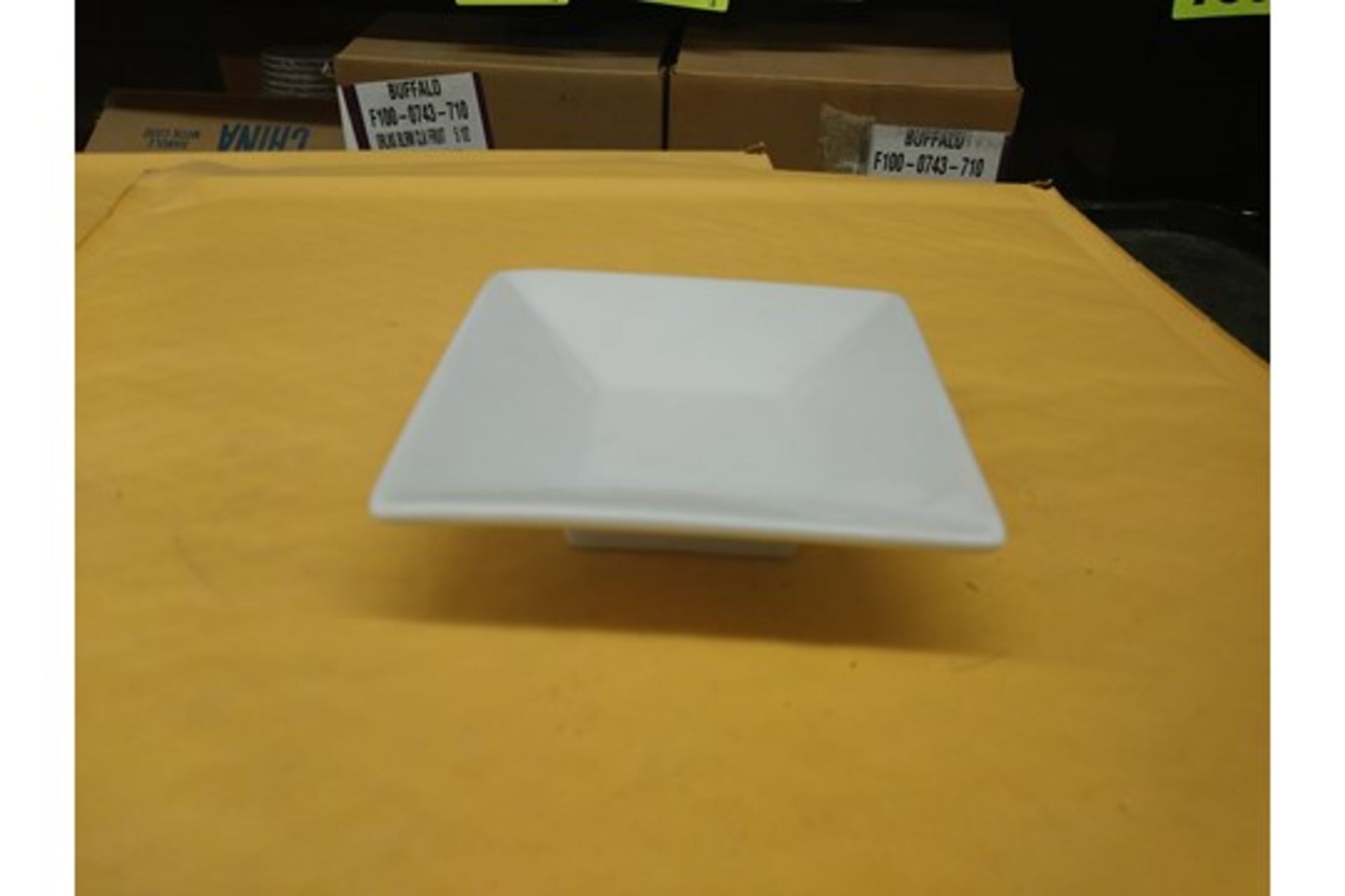 4.5" BUFFALO BRIGHT WHITE DISH (F801A-14) (includes approx QTY 23 in this lot)