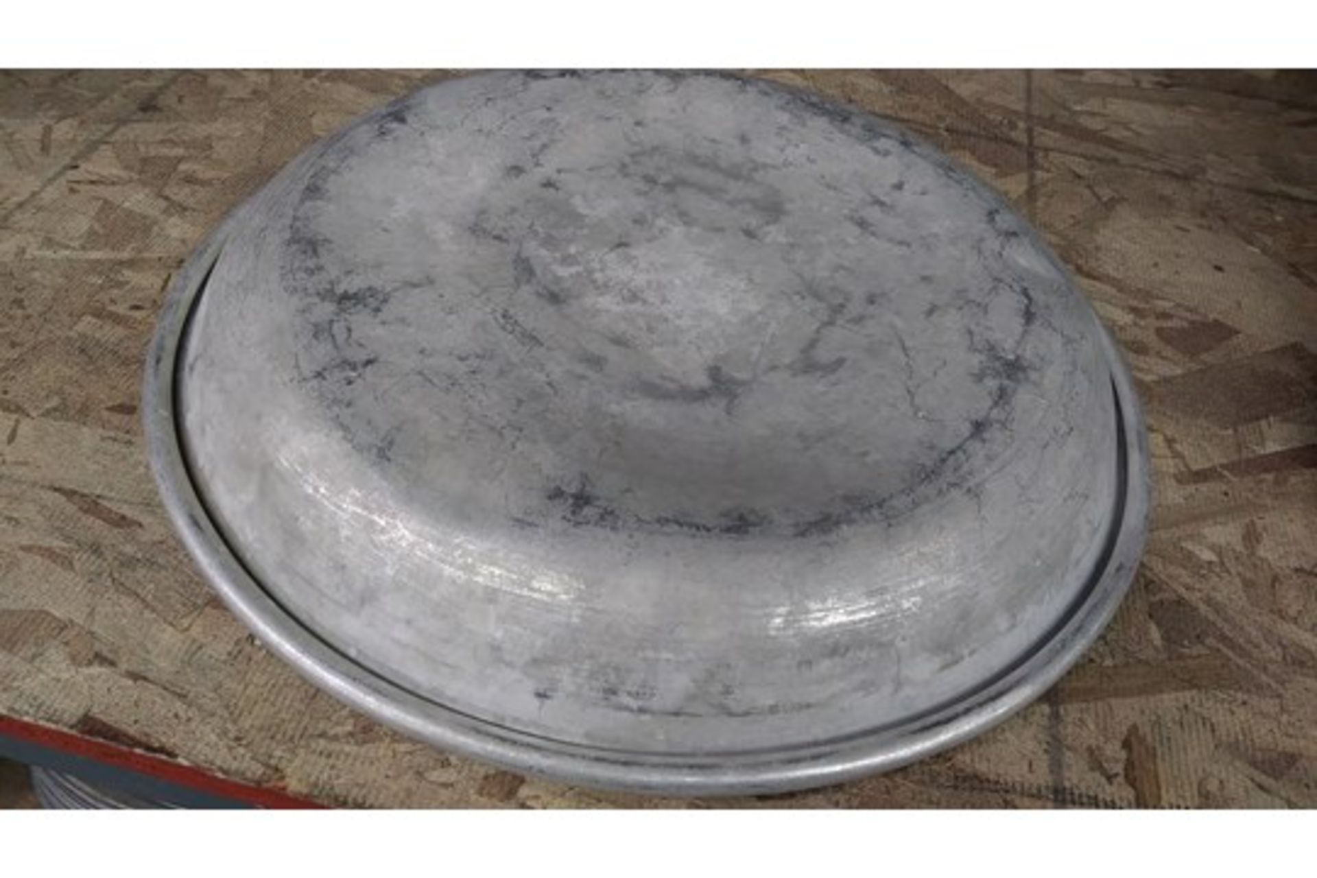 ASSORTED ROUND ALUMINUM TRAYS  (includes QTY 107 in this lot) - Image 2 of 3
