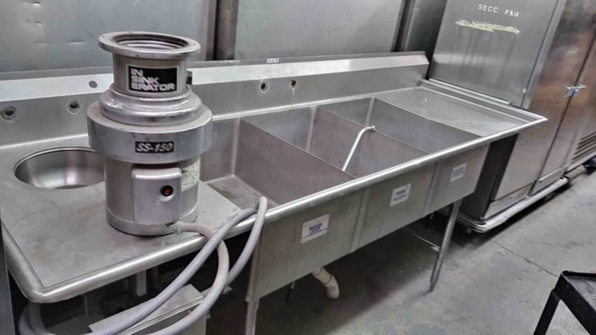 9 FT STAINLESS STEEL 3-COMPARTMENT SINK WITH IN SINK ERATOR - Image 2 of 6