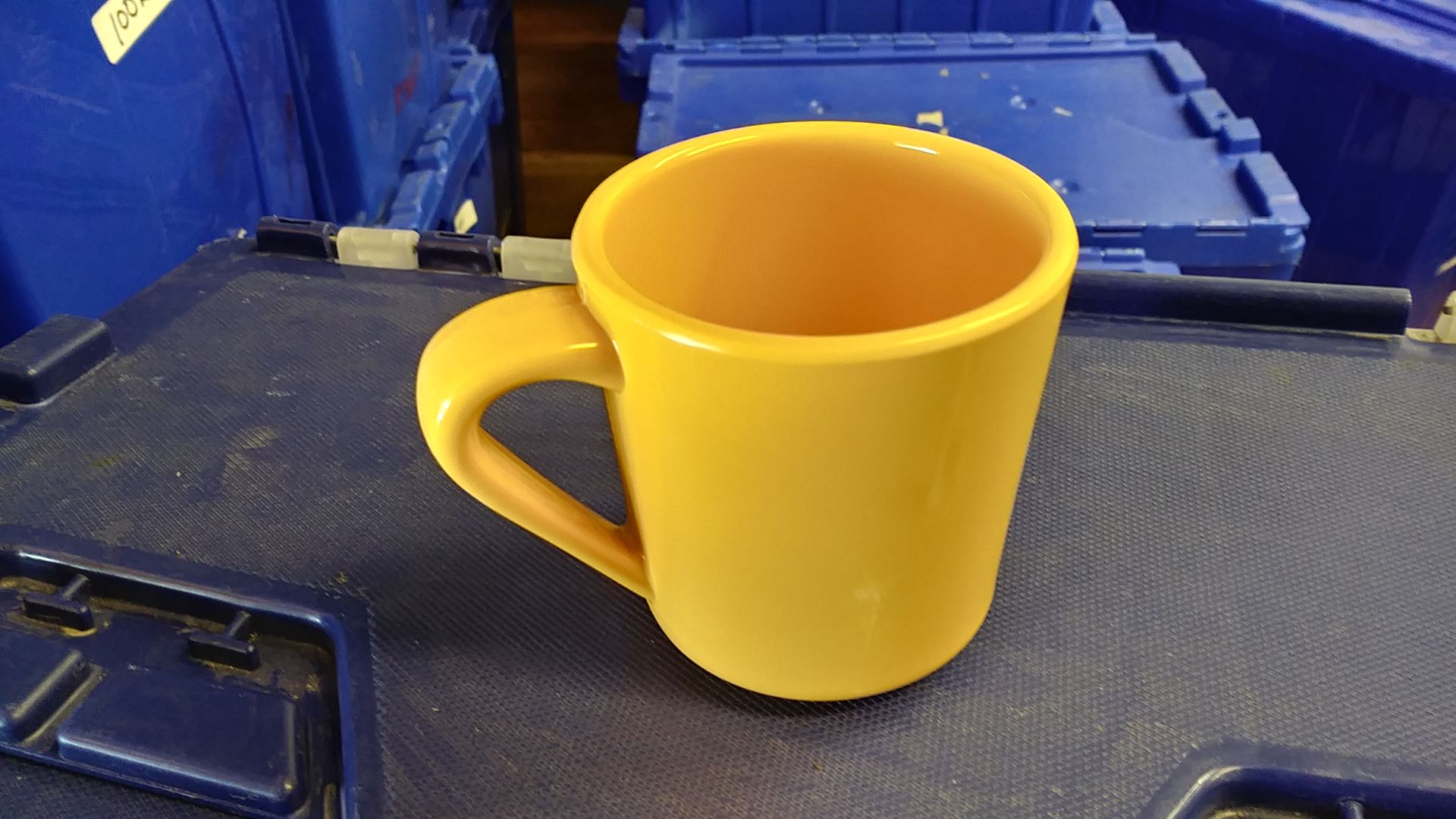 YELLOW CUP (HARD PLASTIC) (APPROX 100 PIECES IN 1 BIN)