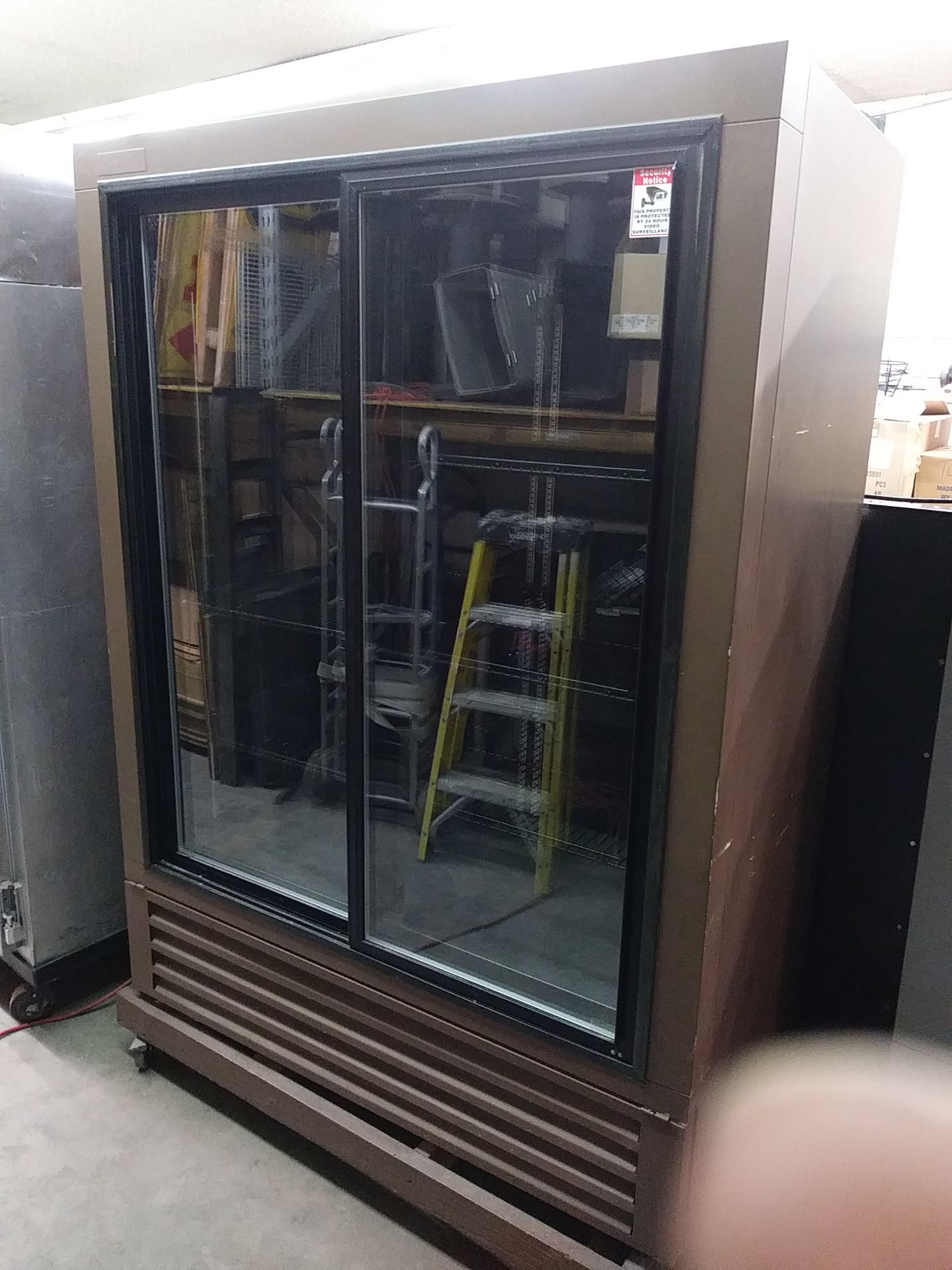 COMMERCIAL 2 DOOR GLASS REFRIGERATOR (FS540GDB) - Image 2 of 4