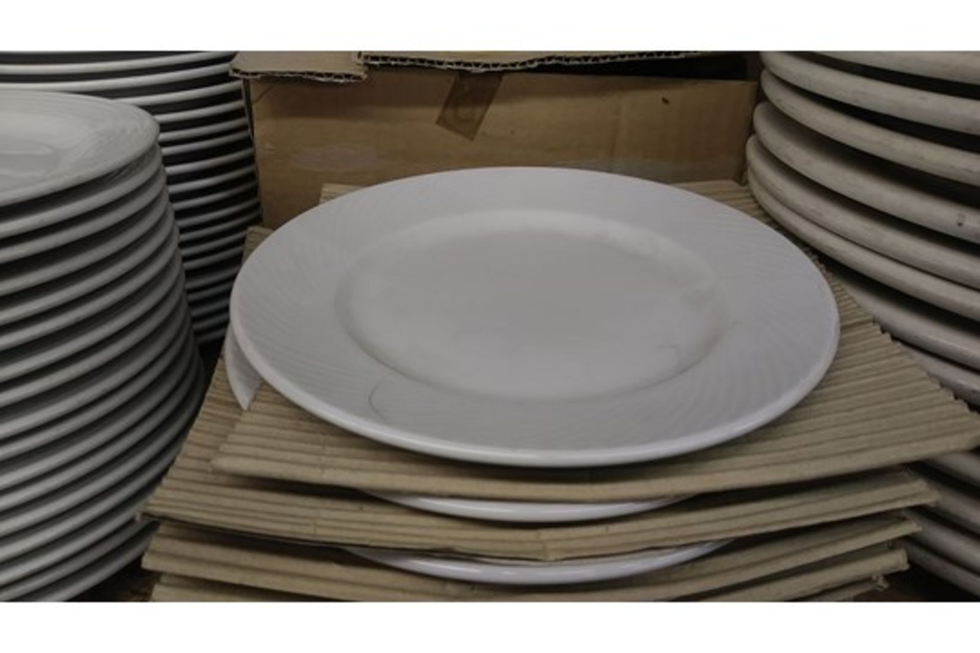 7" SWIRL PLATE (includes approx QTY 32 in this lot)
