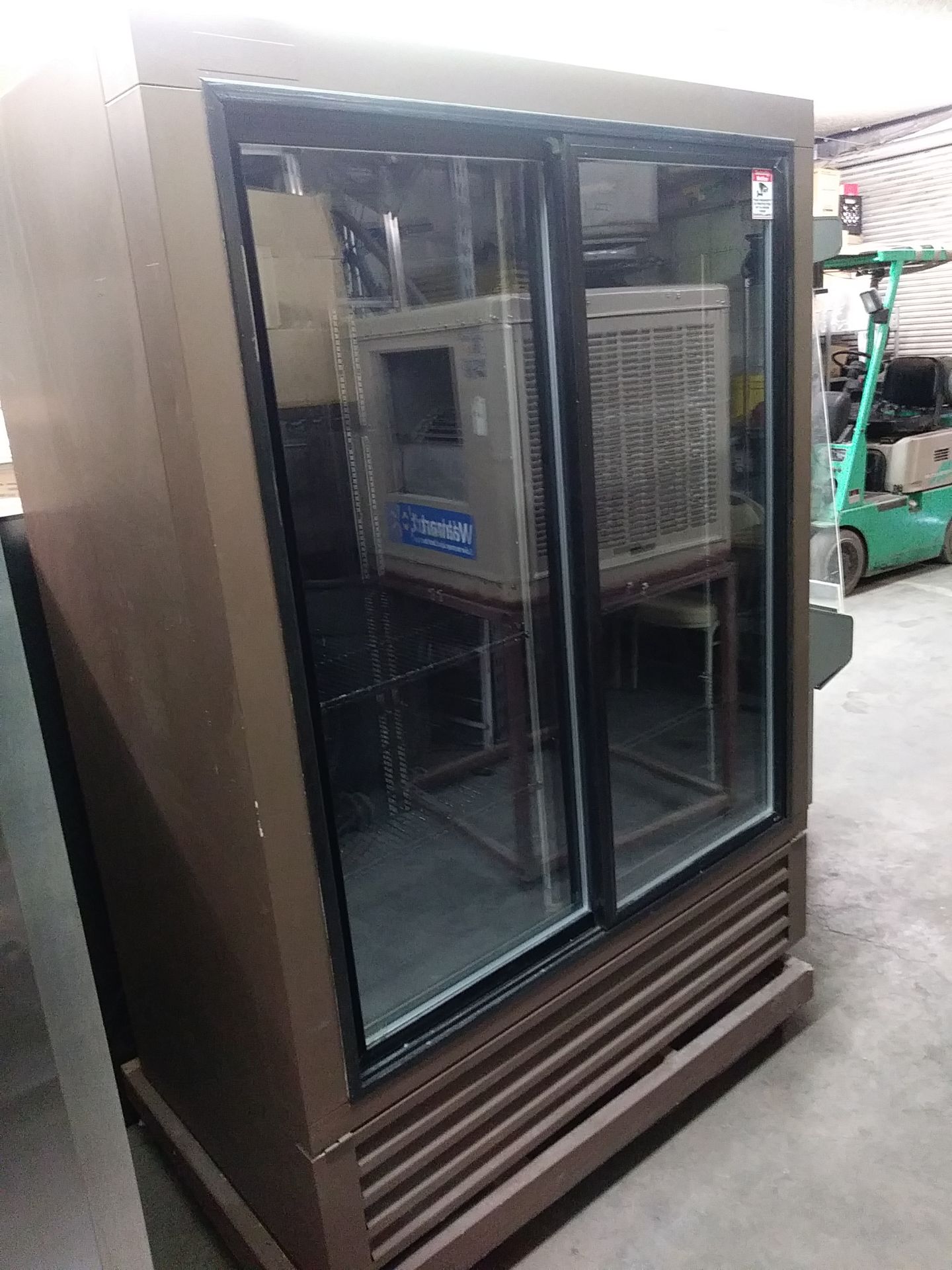 COMMERCIAL 2 DOOR GLASS REFRIGERATOR (FS540GDB)