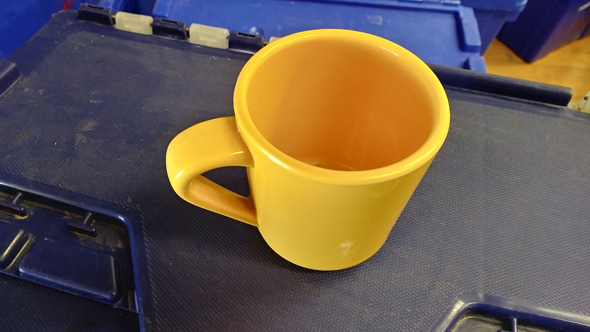 YELLOW CUP (HARD PLASTIC) (APPROX 100 PIECES IN 1 BIN) - Image 2 of 3