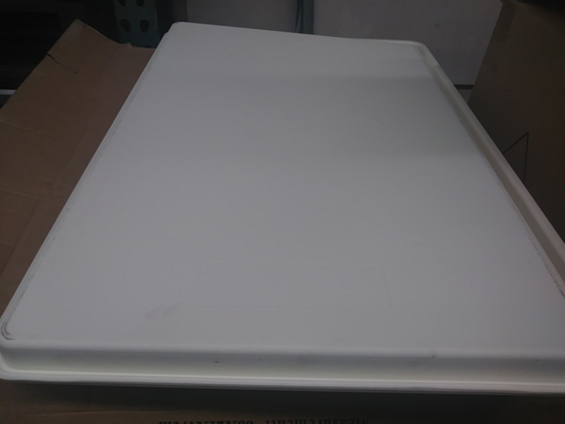 WINCO WHITE PLASTIC TRAYS (25" x 18") (QTY X YOUR BID) - 1 qty = 1 box of 9 trays - Image 4 of 5