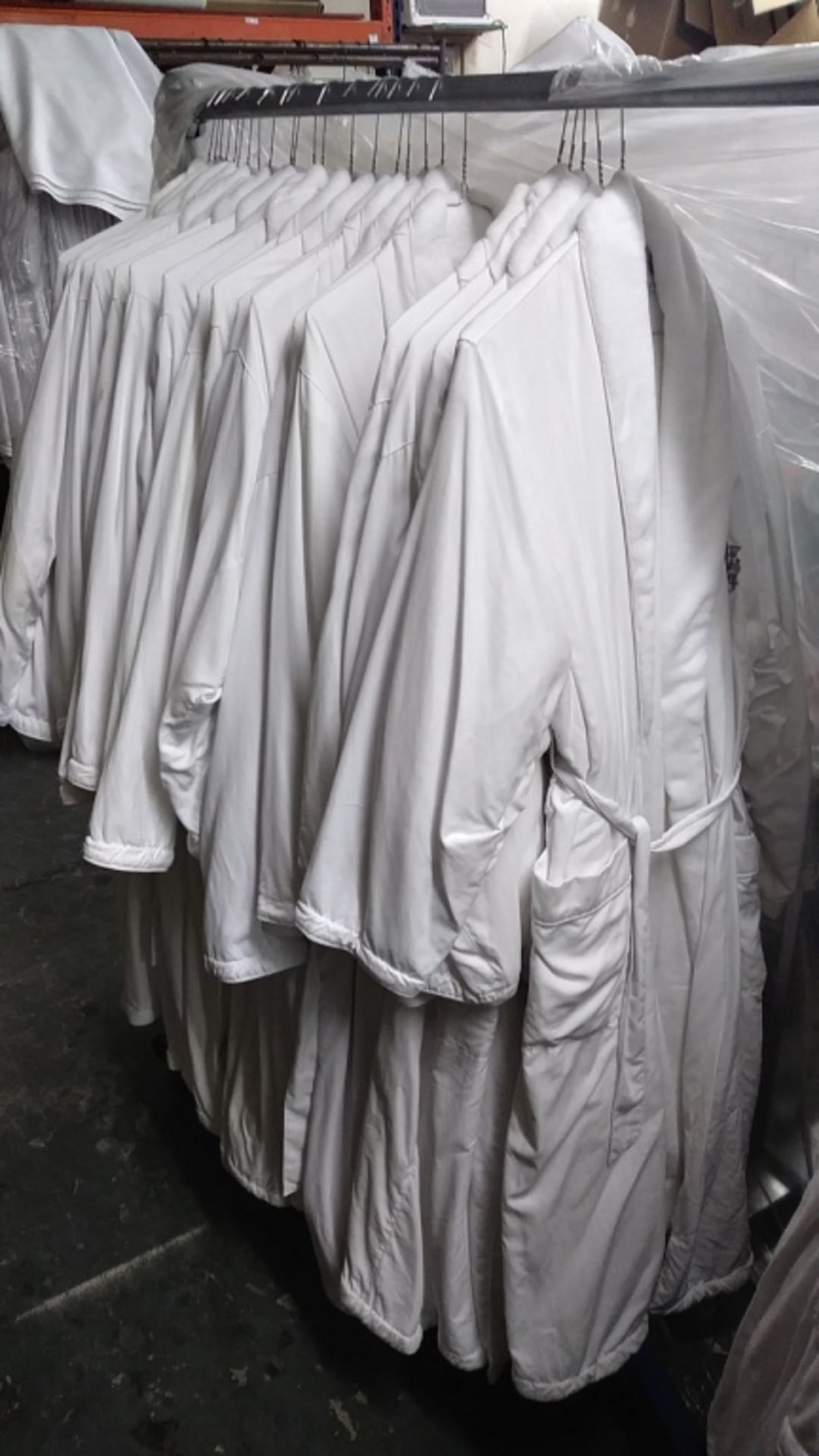 Used White Bath Robes - Assorted Sizes (INCLUDES 20 ROBES) - Image 3 of 3