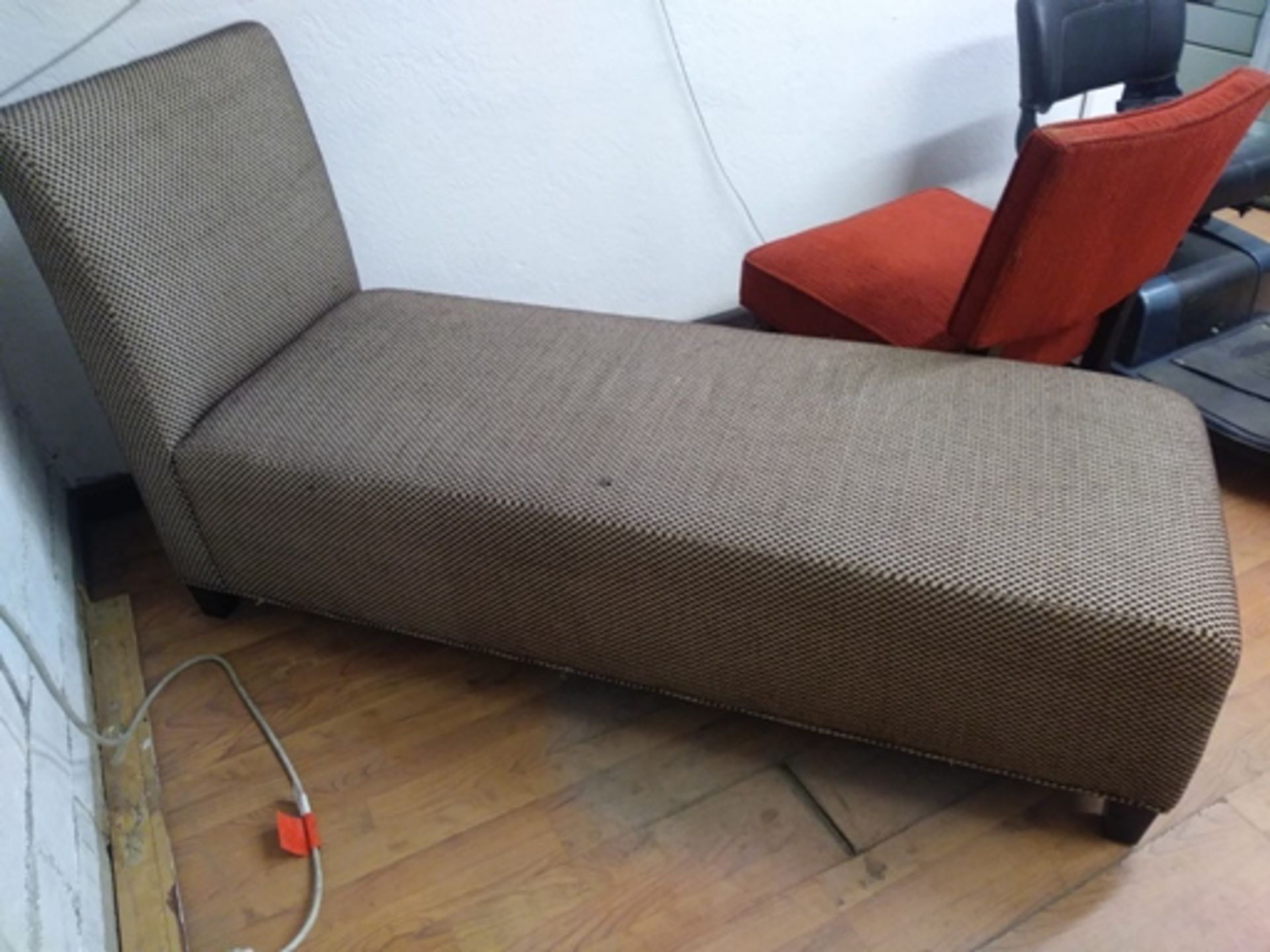 BROWN CHAISE LOUNGE (QTY X YOUR BID) - Image 3 of 3