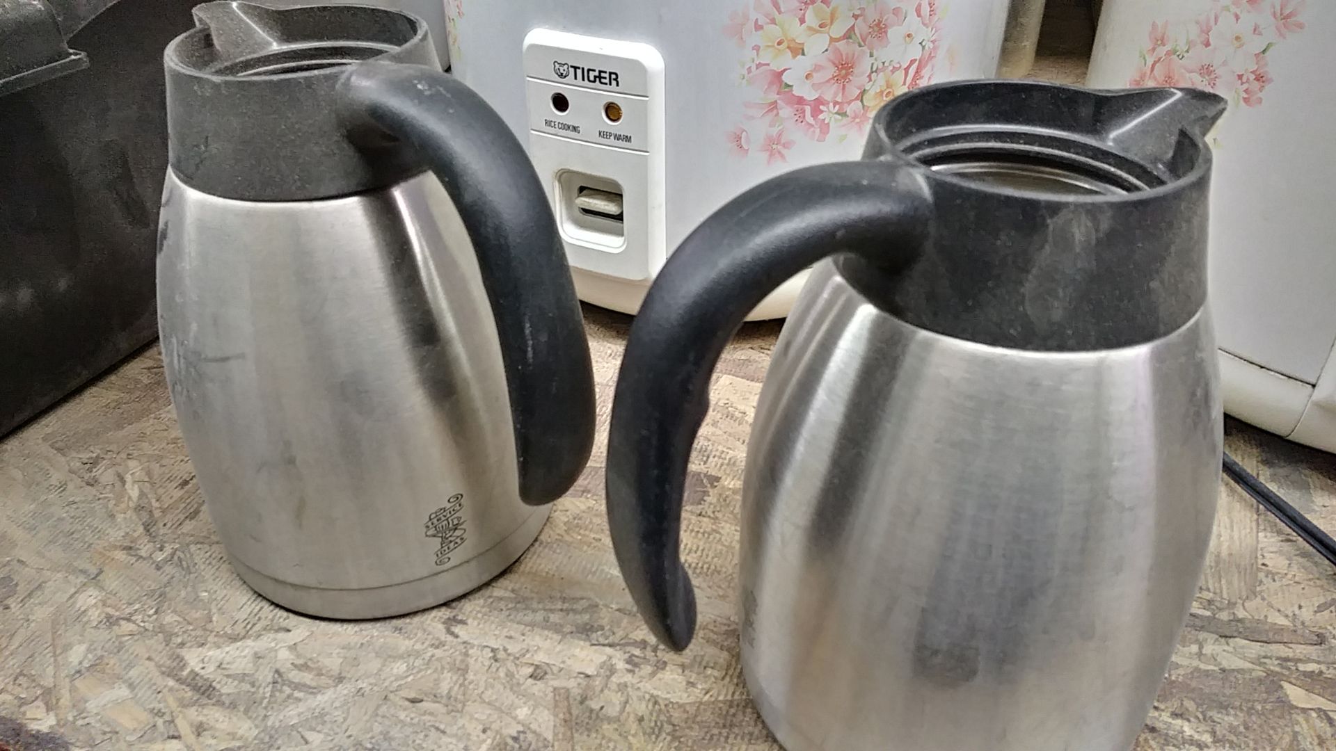 COFFEE / BEVERAGE SERVING JUGS (INCLUDES QTY 12)