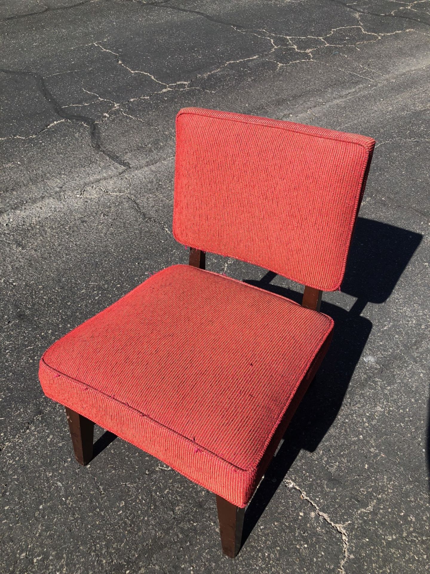 RED COLOR SIDE CHAIR (QTY X YOUR BID)