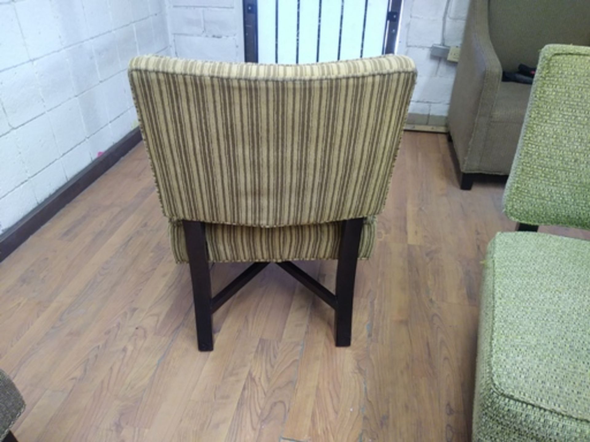 BROWN STRIP COLOR SIDE CHAIR - Image 4 of 4