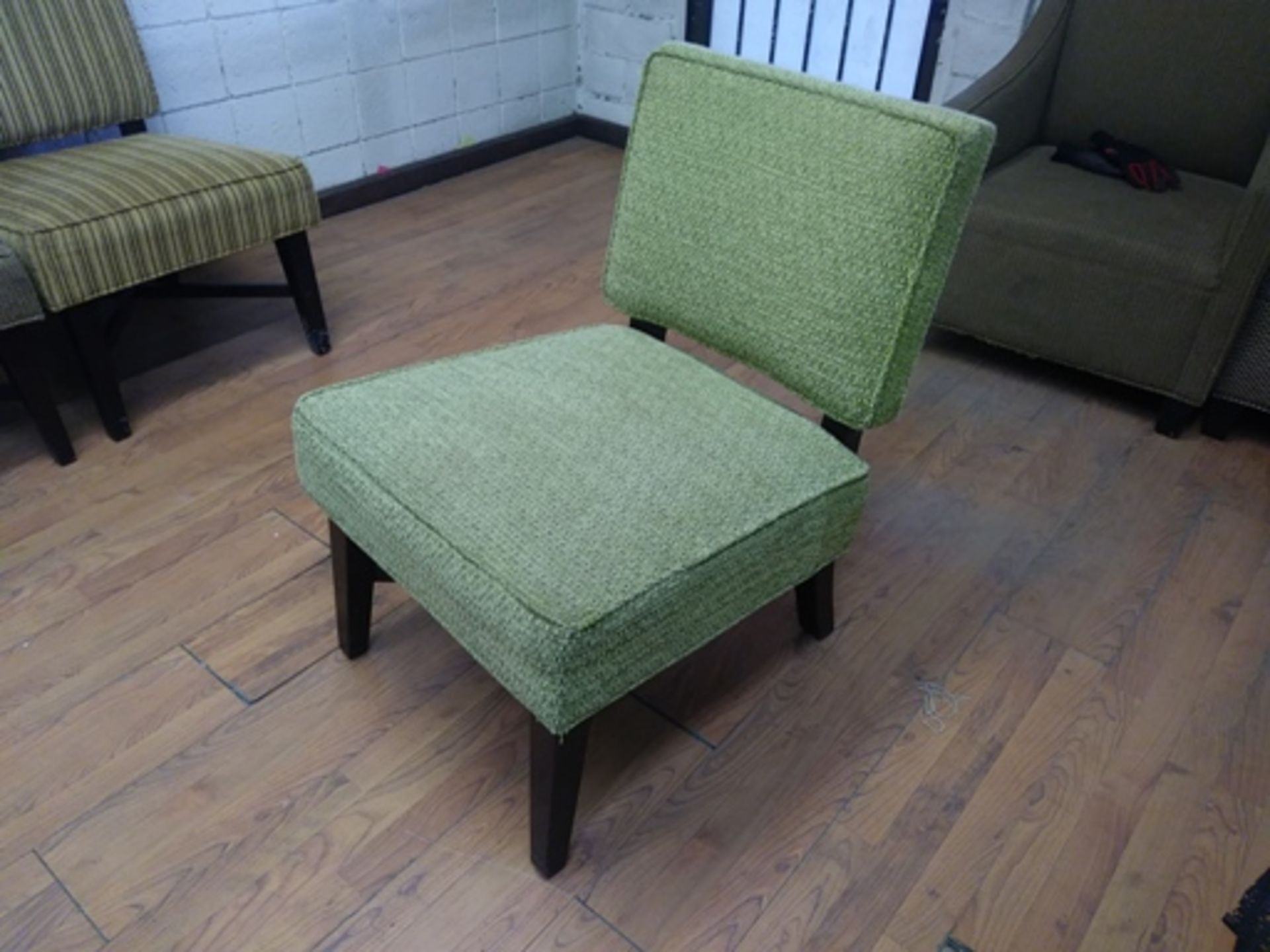GREEN COLOR SIDE CHAIR - Image 3 of 4