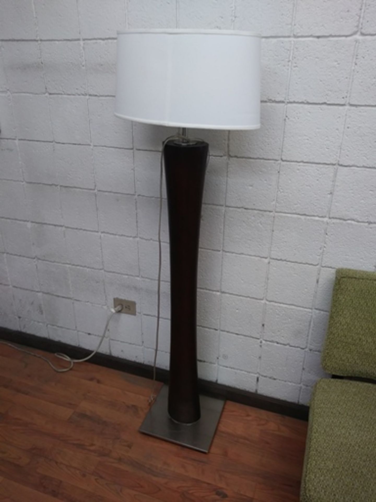 TALL 5FT FLOOR LAMP (QTY X YOUR BID) - Image 2 of 4