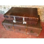 2 Vintage travel cases