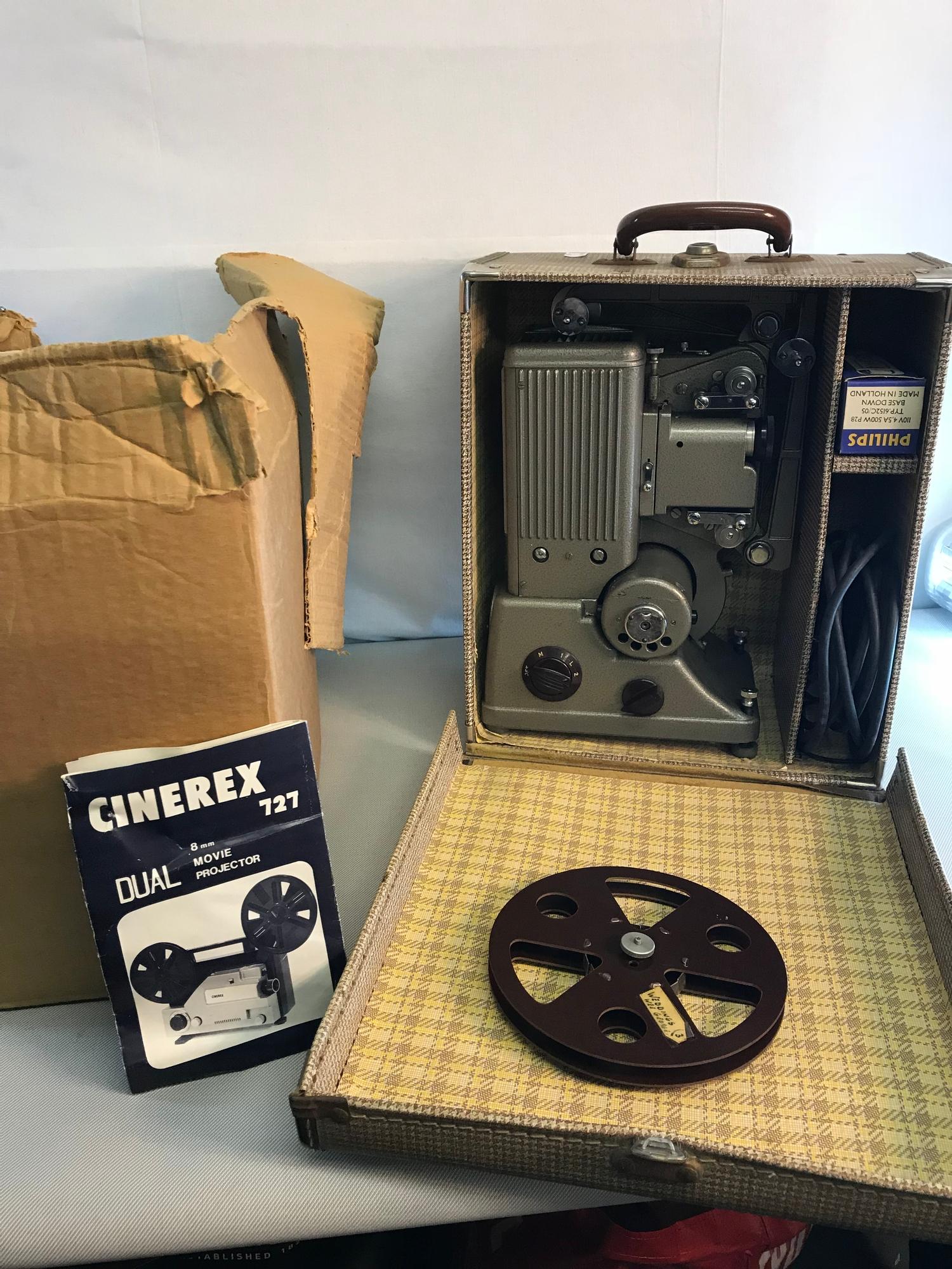 Specto Vintage projector with fitted carry case together with boxed Cinerex 727 movie projector