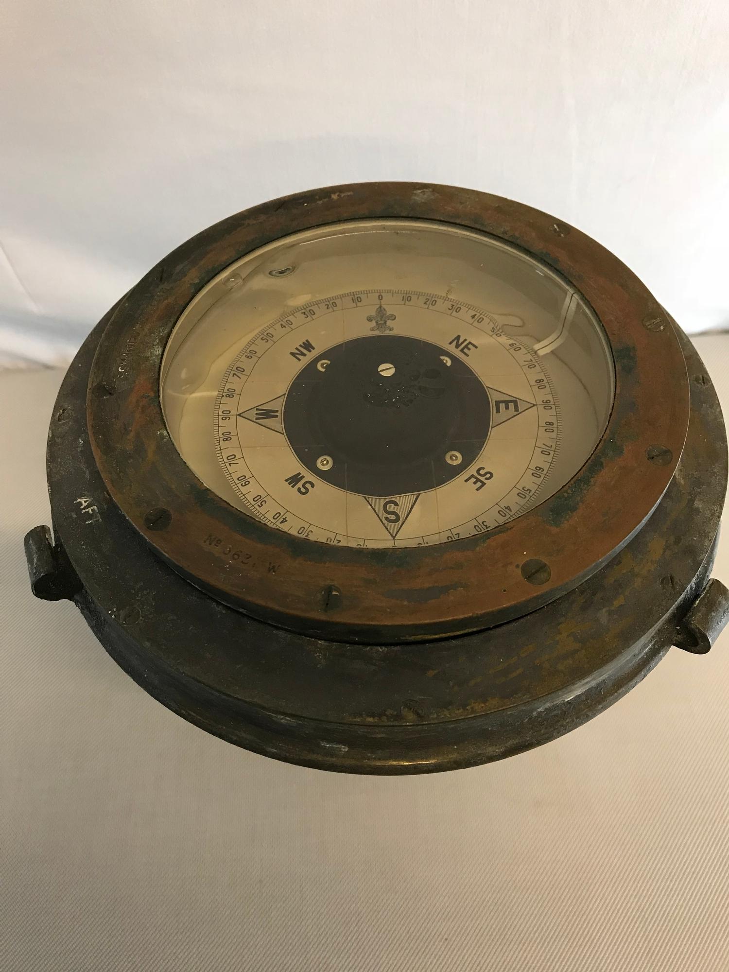 Military Brass ships compass, Stamped "Patt. 1151A compass No363W" The glass for the light is - Image 2 of 3