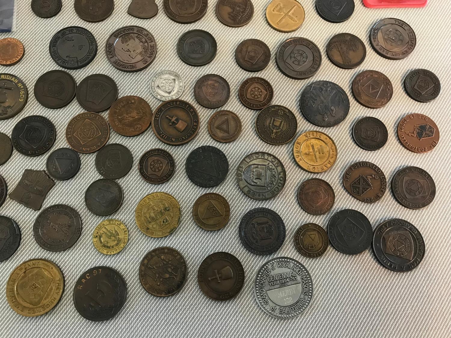 A Collection of masonic coins. Over 60 coins - Image 4 of 5