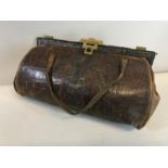 Taxidermy crocodile leather hand bag c1920.