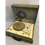 Vintage Stella portable 45Rpm record player. Has a fitted speaker to the top of the case