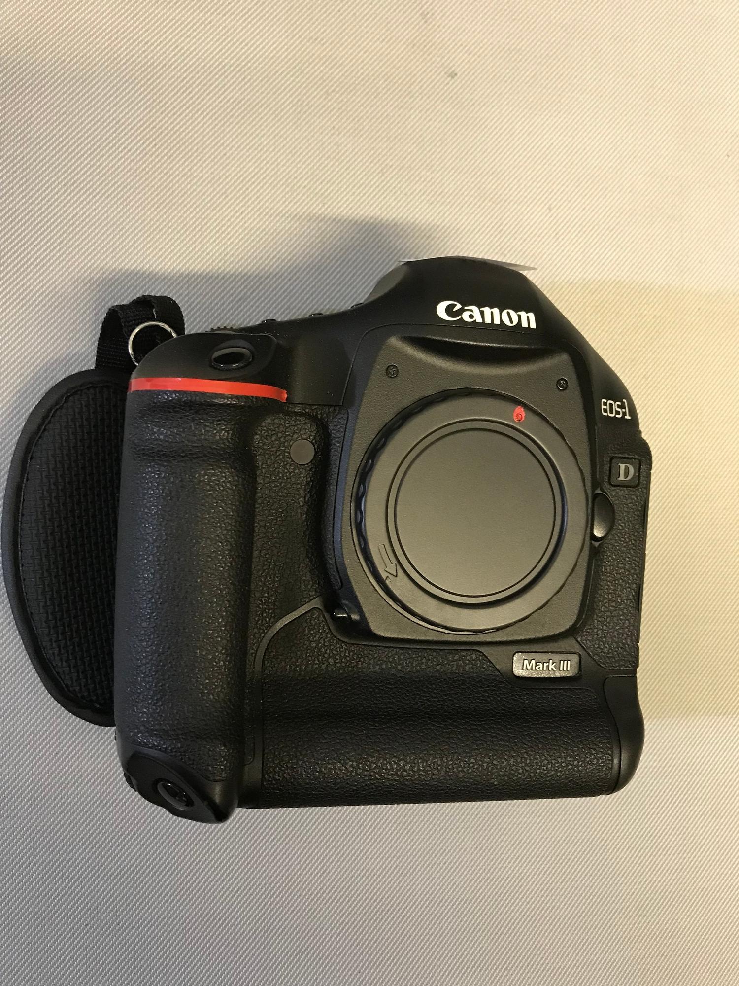 Canon EOS-1 camera, together with accessories and carry bag - Image 2 of 2