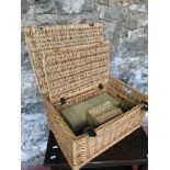 A Lot of 2 wicker baskets with 2 smaller storage boxes
