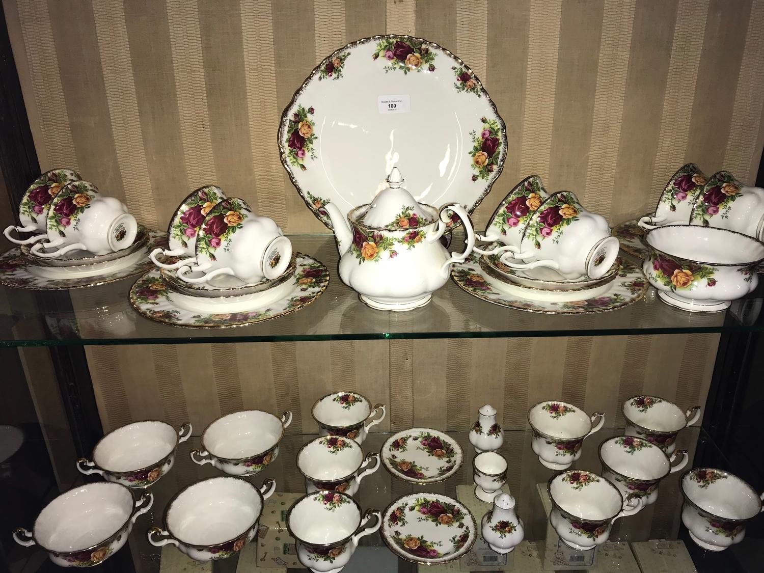 39 Piece Royal Albert old country roses tea set, tea pot, Cruet set & cake plate - Image 2 of 2