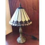 Tiffany style table lamp, working.