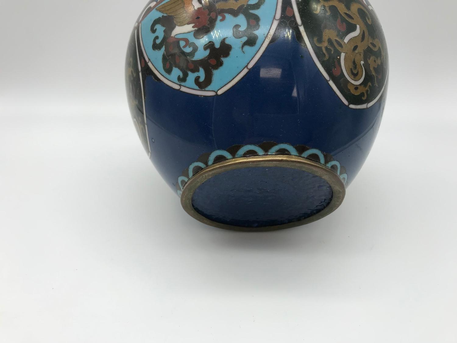 Early 1900's Phoenix & dragon design cloisonne pot. Measures 13cm in height. - Image 3 of 3