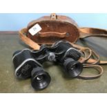 Carl Zeiss Jena DF 6X24 864007 Binoculars dated 1918. comes with a leather carry bag.