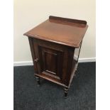 A Victorian pot cupboard. Measures 69x39x37cm