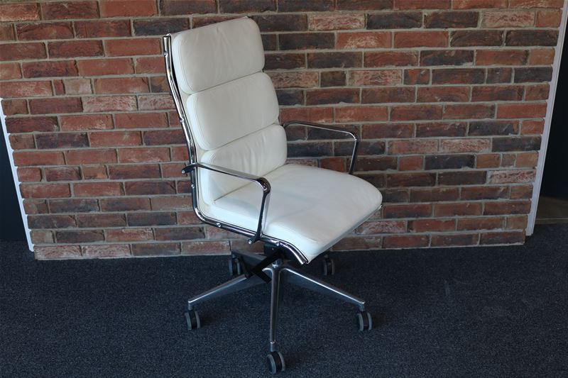 Milani Clip P Executive Chair - White with Chrome Frame & Chrome Aluminium Arms