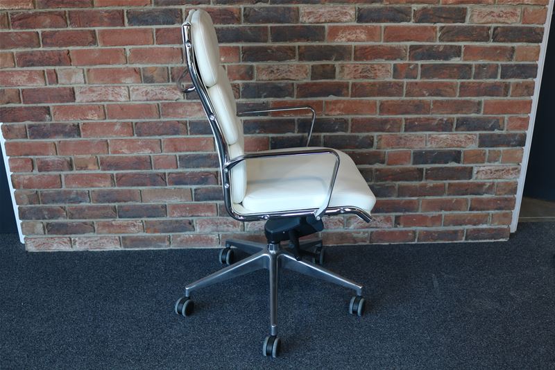 Milani Clip P Executive Chair - White with Chrome Frame & Chrome Aluminium Arms - Image 3 of 7